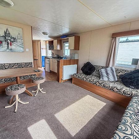 8 Berth Caravan With Decking At Sunnydale In Lincolnshire Ref 35087S Louth  Exteriör bild