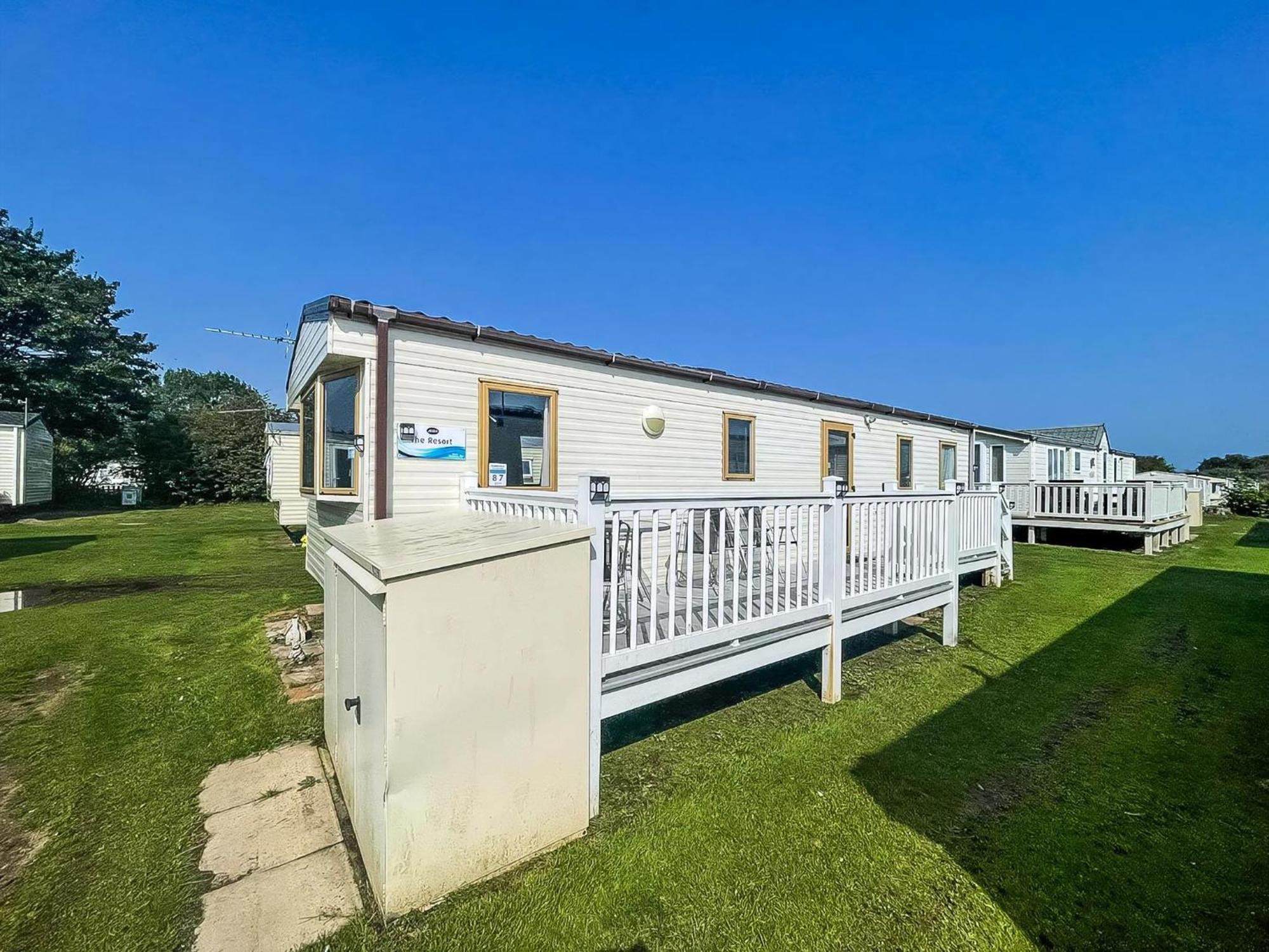 8 Berth Caravan With Decking At Sunnydale In Lincolnshire Ref 35087S Louth  Exteriör bild