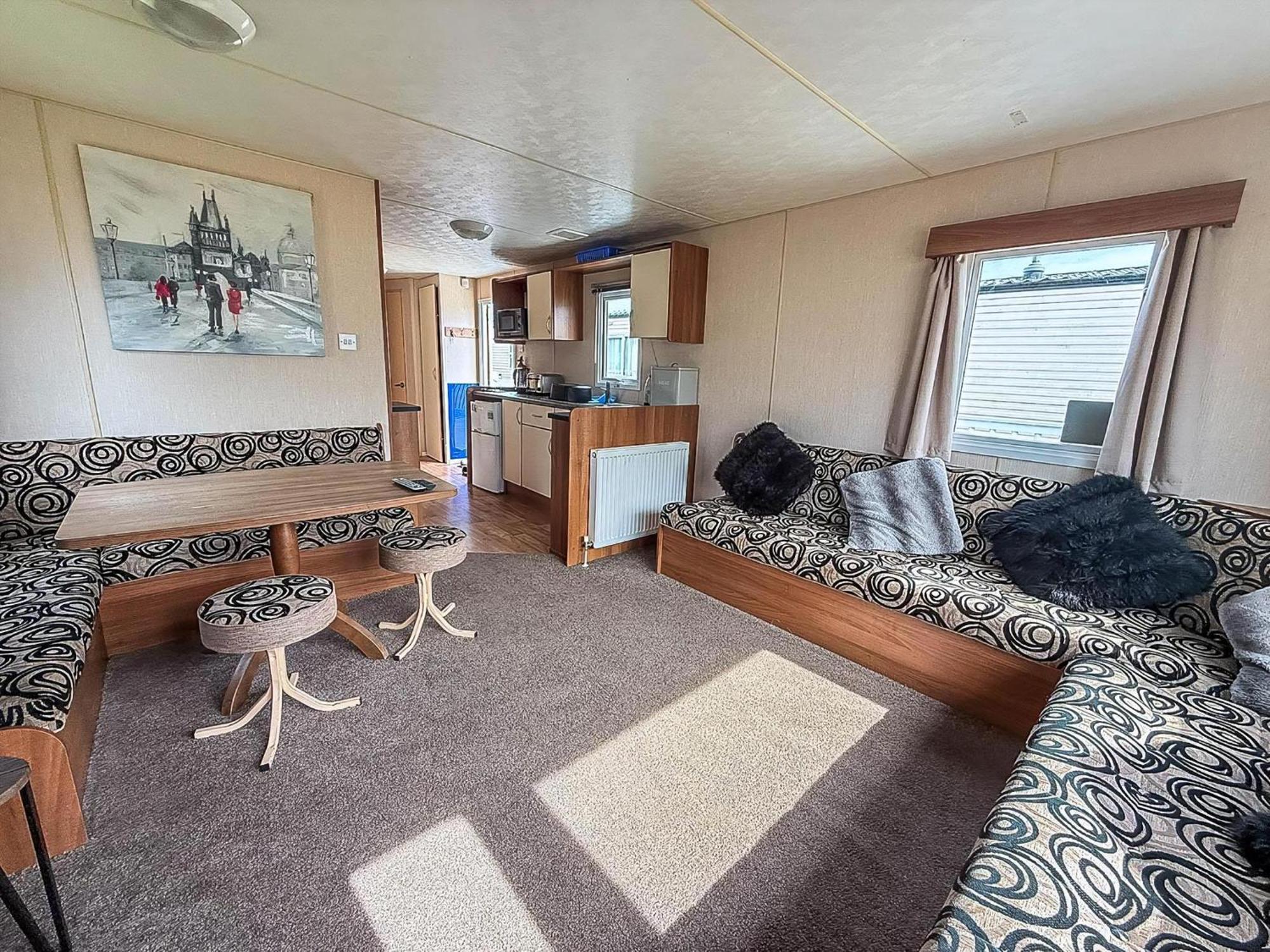 8 Berth Caravan With Decking At Sunnydale In Lincolnshire Ref 35087S Louth  Exteriör bild
